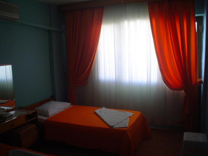 Akerdem Hotel 쿠사다시 객실 사진
