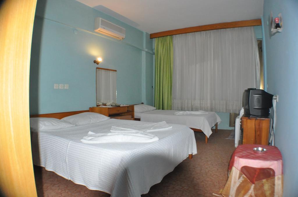Akerdem Hotel 쿠사다시 객실 사진
